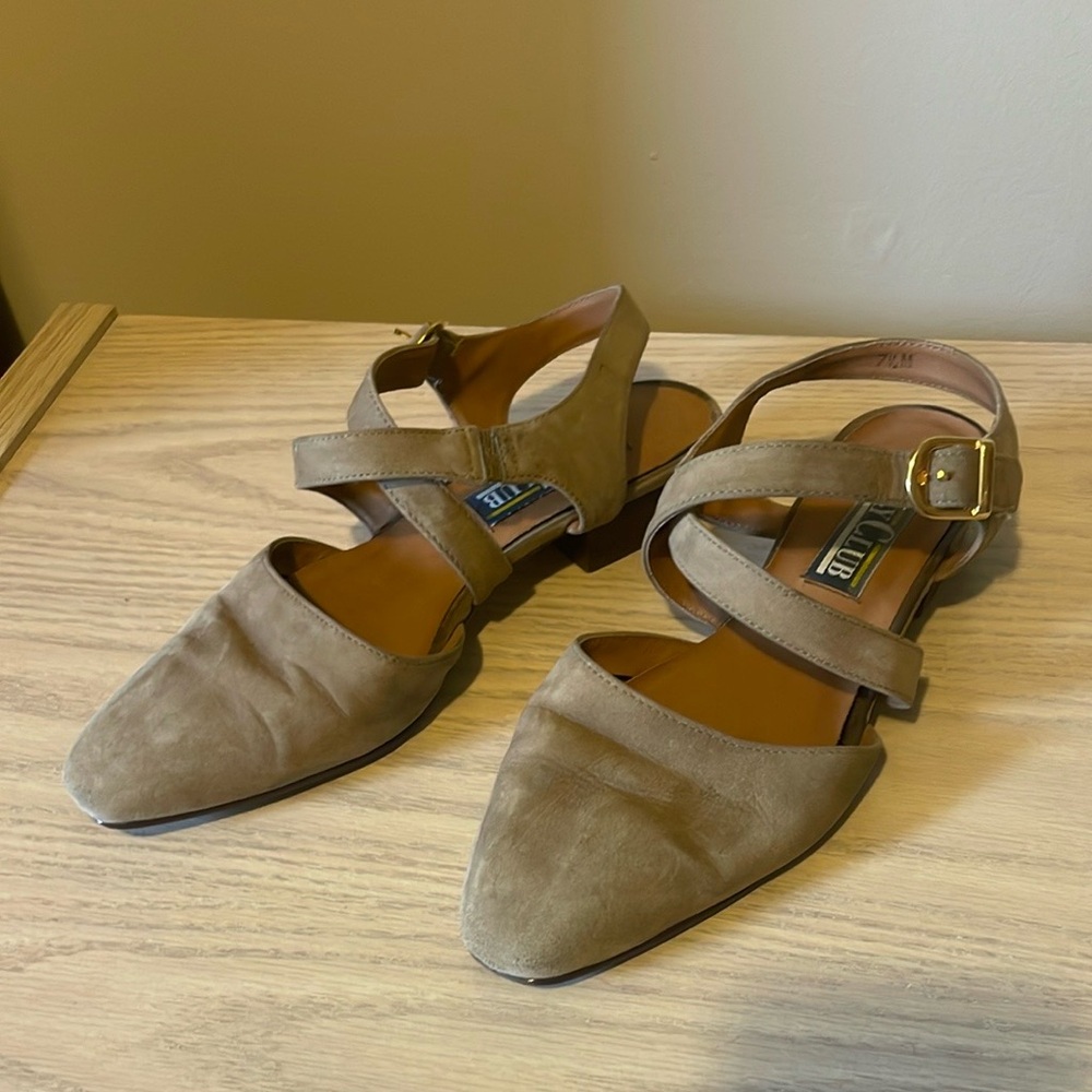 Bay Club Taupe Suede Criss-Cross Strap Heels – Size 7.5M